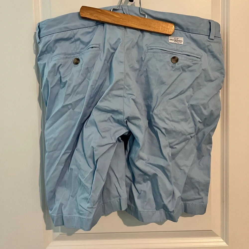 Like New Vineyard Vines 9 inch Breaker Shorts in Jake Blue - Picture 5 of 6